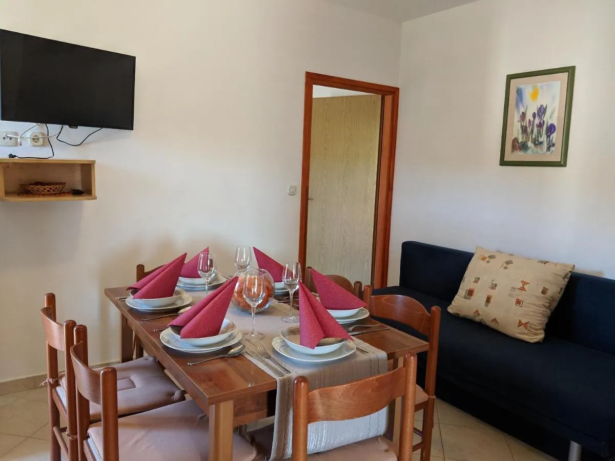 Apartment Apartmani Cosic Ante Dobropoljana