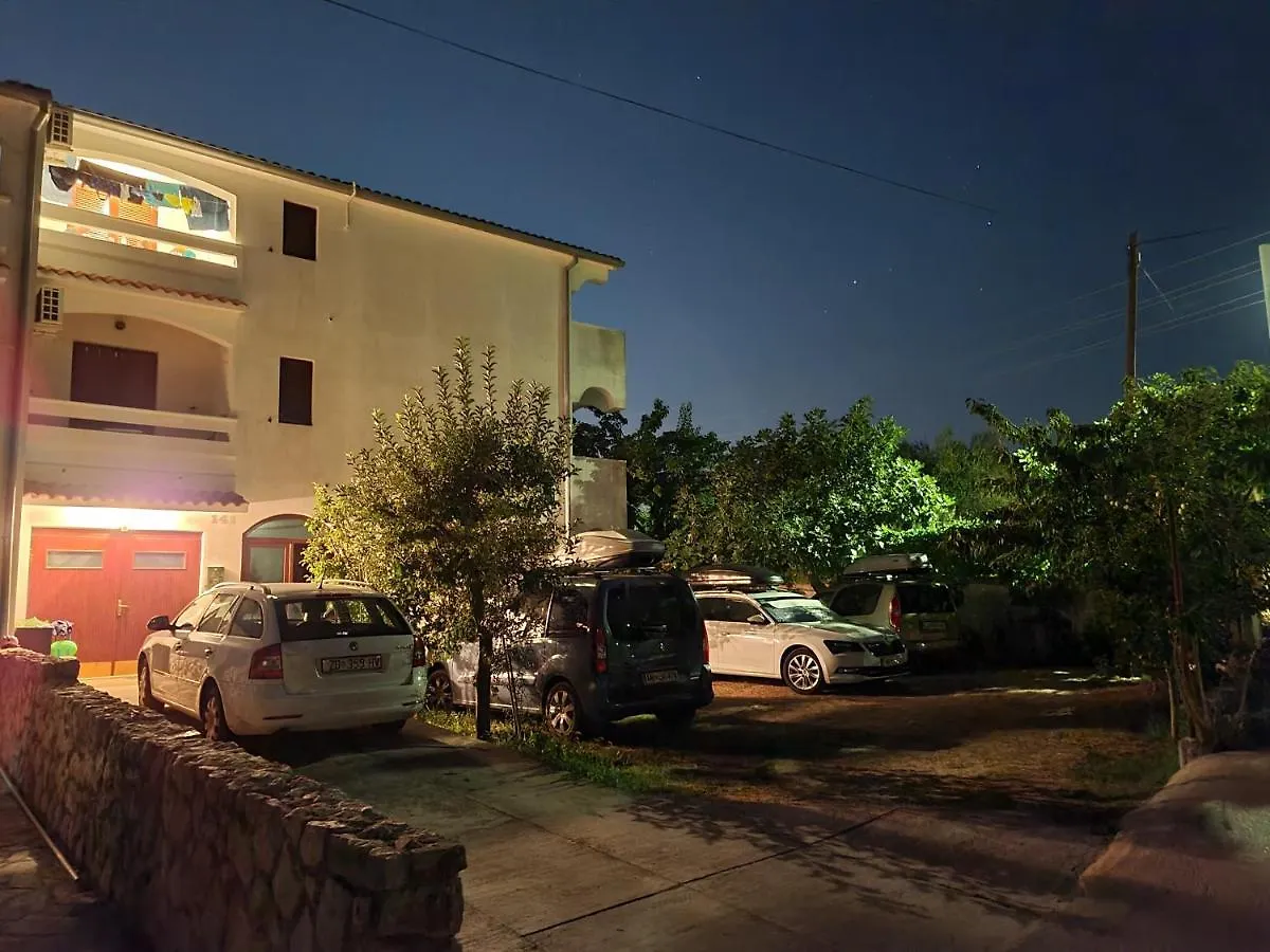 Apartmani Cosic Ante Dobropoljana