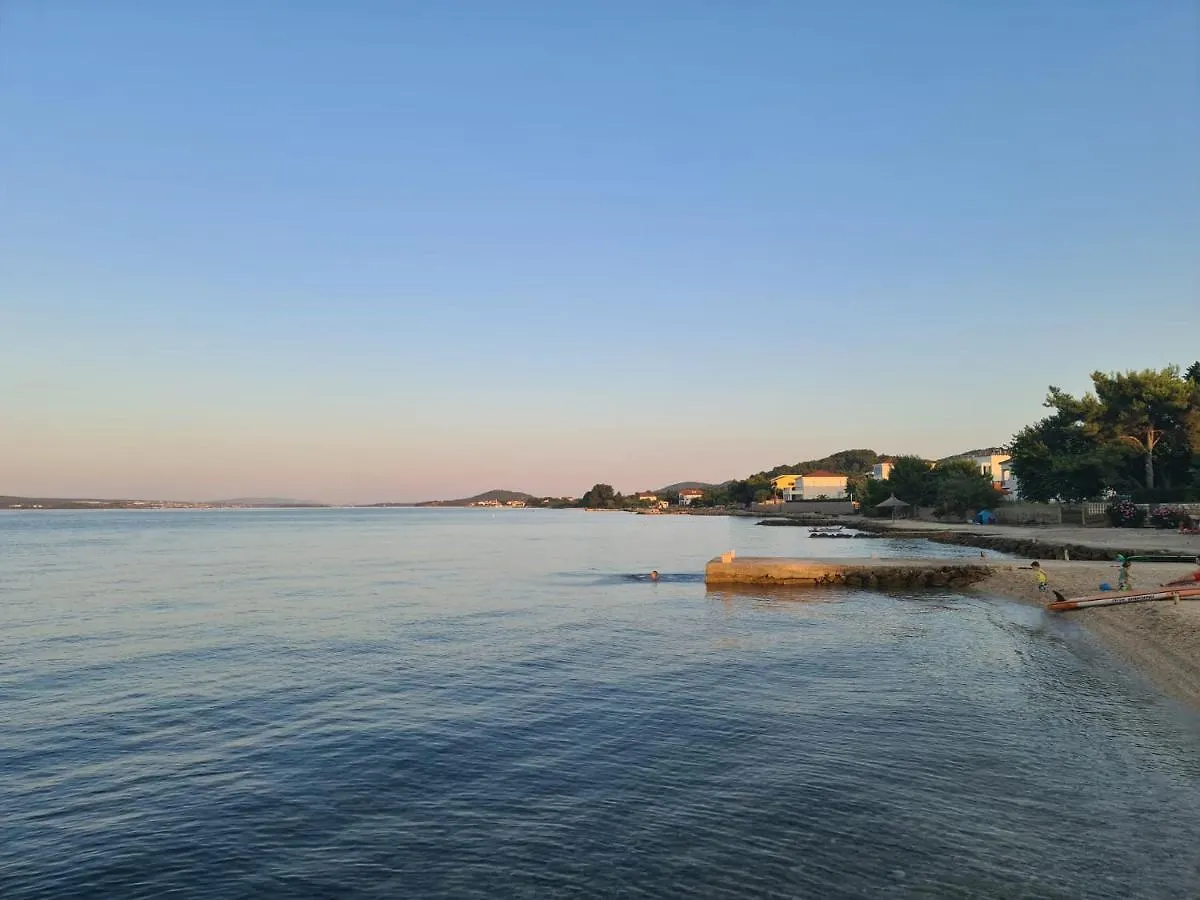 Apartmani Cosic Ante Dobropoljana