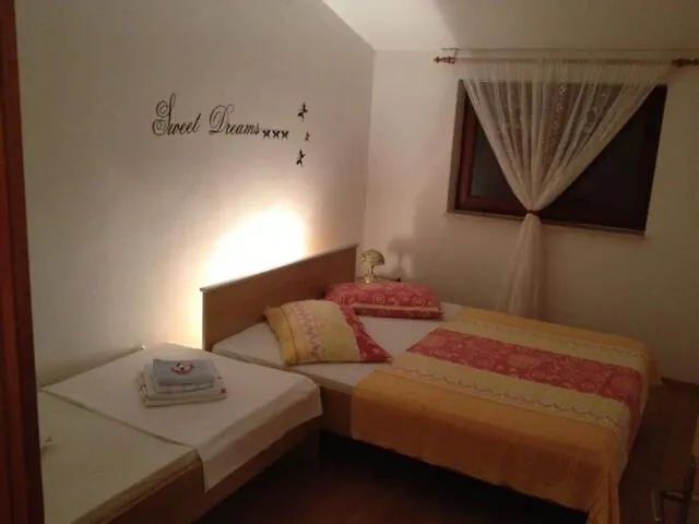 Apartment Apartmani Cosic Ante Dobropoljana